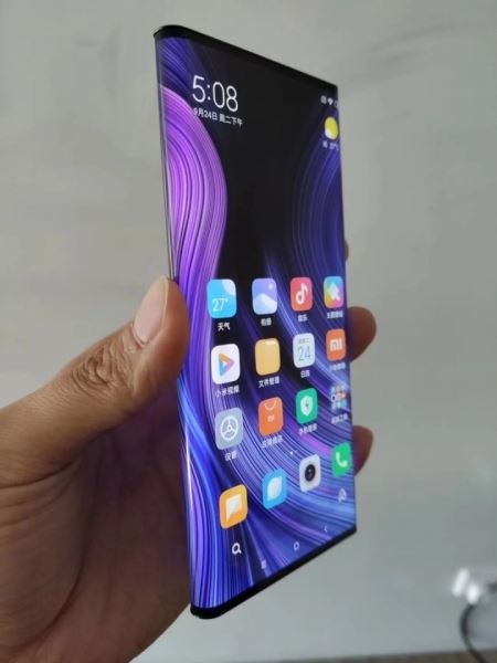 Xiaomi представила смартфон с экраном вокруг всего корпуса