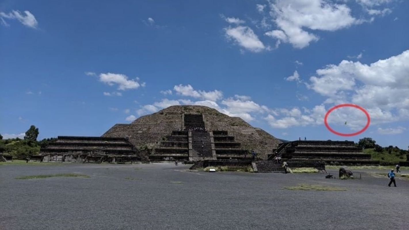 В Нью-Мехико над пирамидой Луны в Теотиуакане появился НЛО, его сняли с близкого расстояния, фото